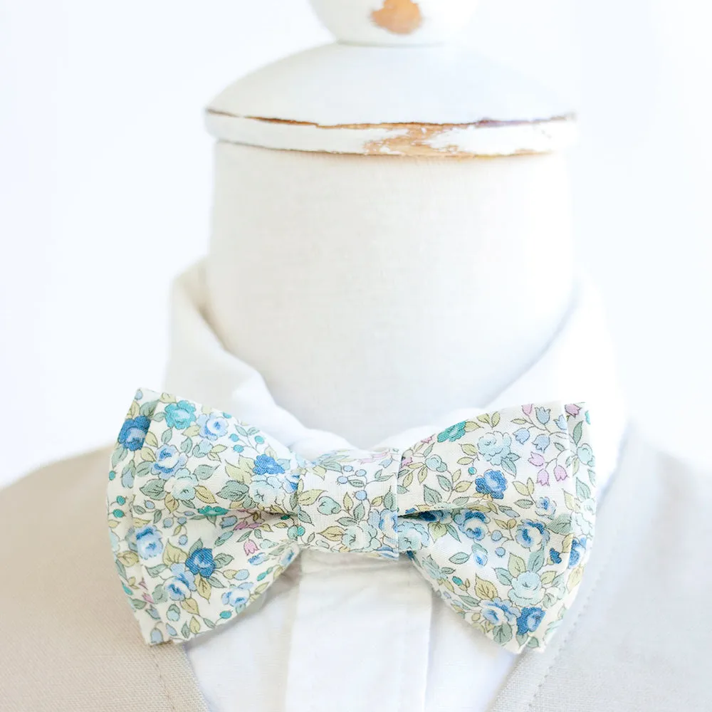 Boy's Pocket Square / Blossoms In Blue