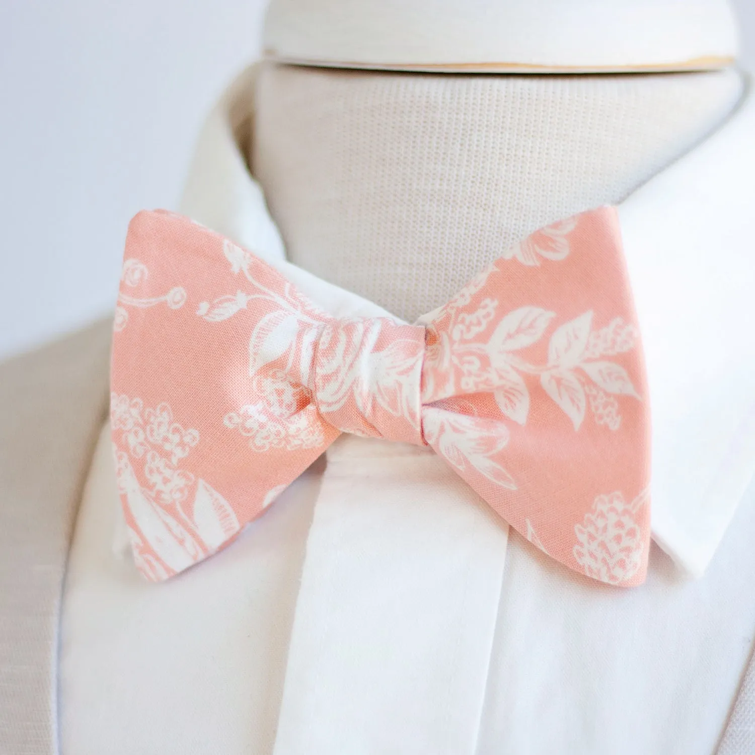 Men's Pocket Square / Peach Toile