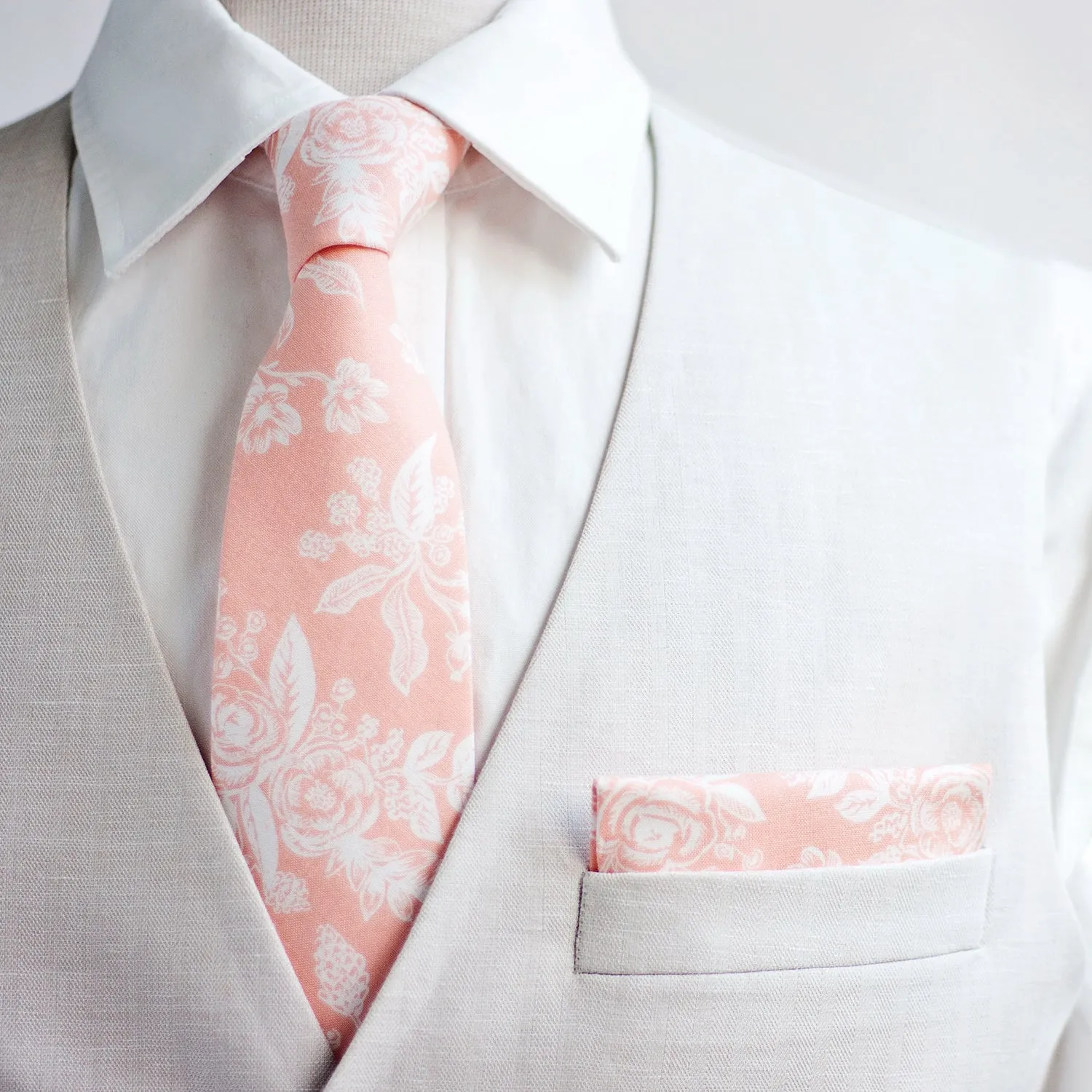 Men's Pocket Square / Peach Toile