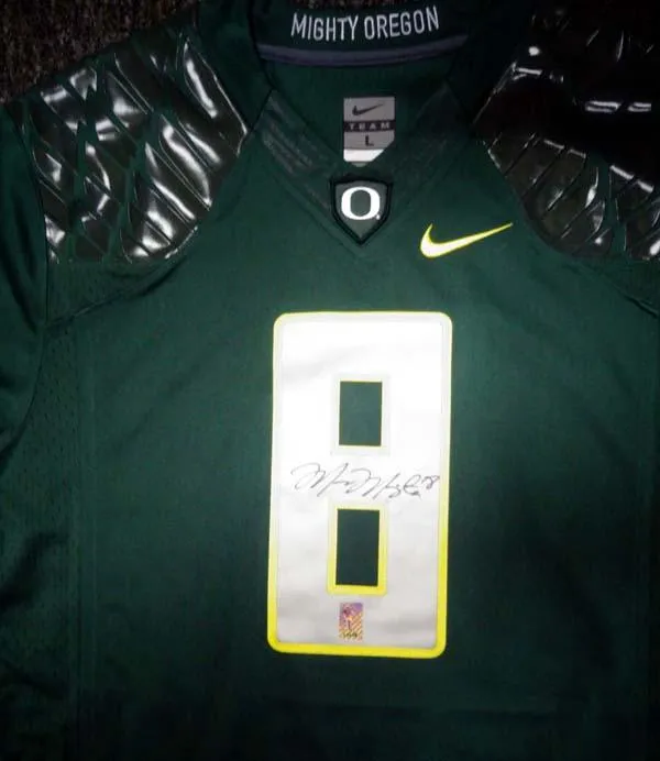 Oregon Ducks Marcus Mariota Autographed Green Nike Jersey Size L MM Holo Stock #89858